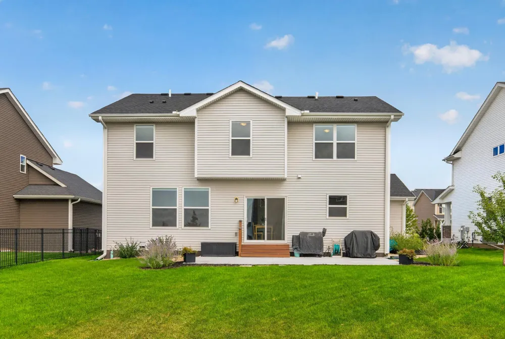 509 Waterford Place Waconia, MN 55387