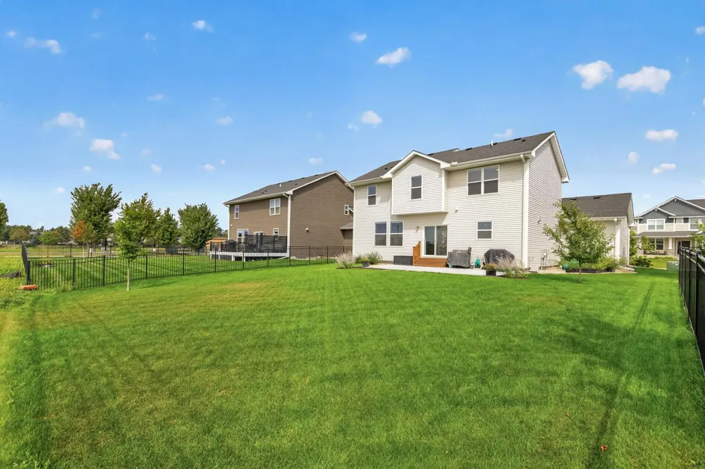 509 Waterford Place Waconia, MN 55387