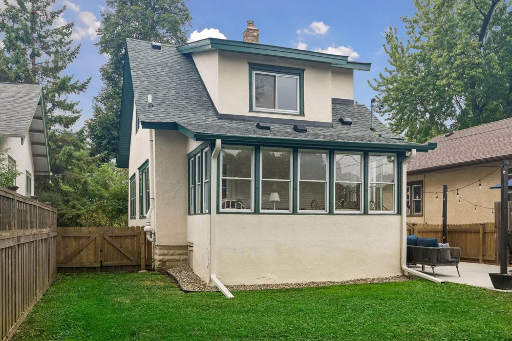 2523 Arthur Street NE Minneapolis, MN 55418