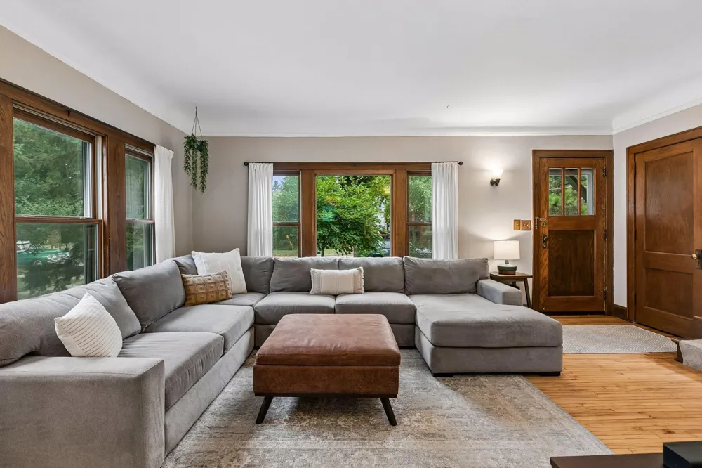 2523 Arthur Street NE Minneapolis, MN 55418