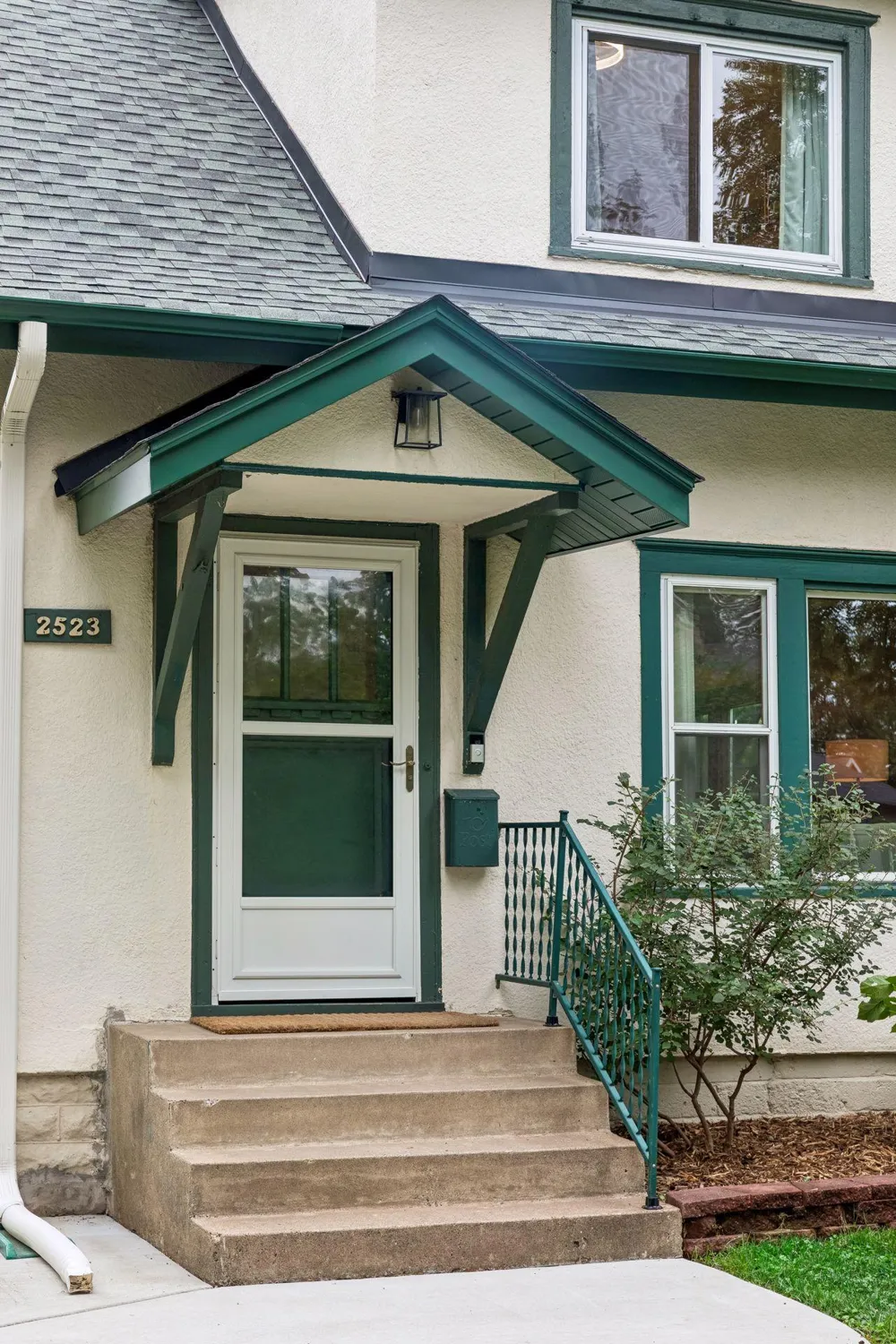 2523 Arthur Street NE Minneapolis, MN 55418