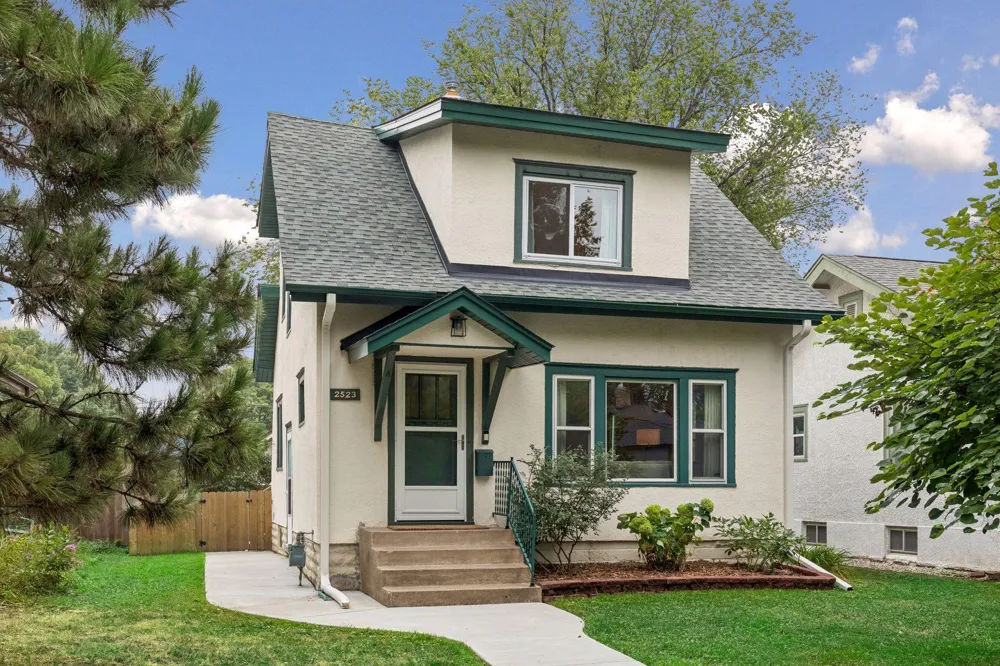 2523 Arthur Street NE Minneapolis, MN 55418