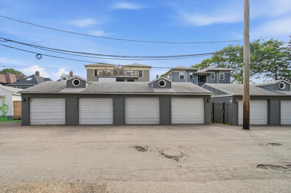 593 Laurel Avenue #6E Saint Paul, MN 55102