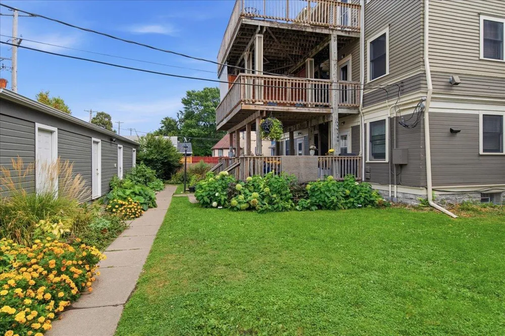 593 Laurel Avenue #6E Saint Paul, MN 55102