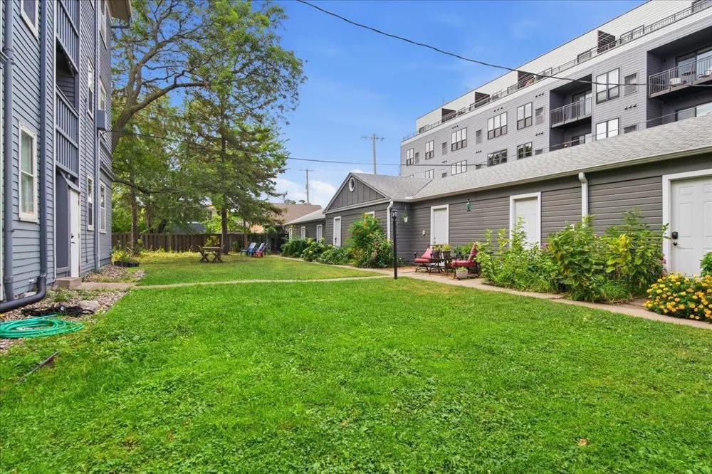 593 Laurel Avenue #6E Saint Paul, MN 55102
