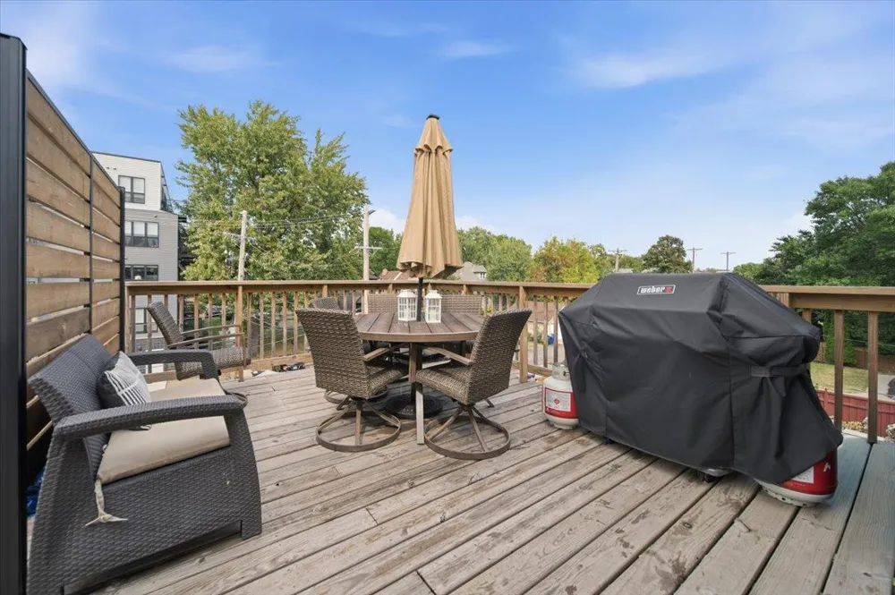 593 Laurel Avenue #6E Saint Paul, MN 55102
