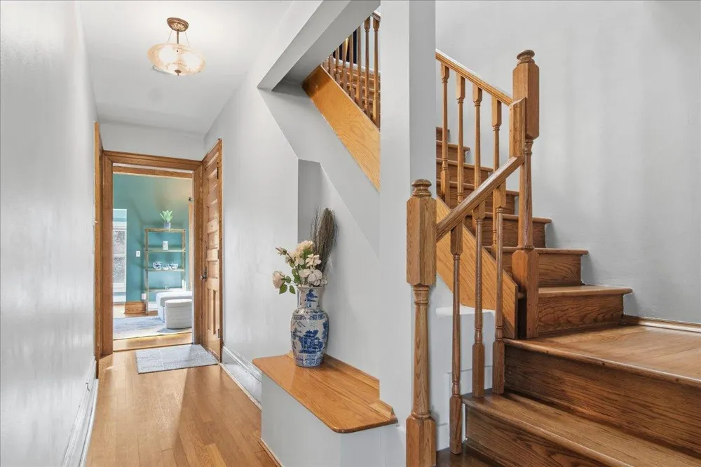 593 Laurel Avenue #6E Saint Paul, MN 55102