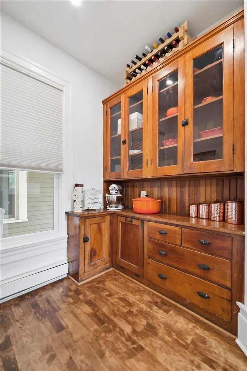 593 Laurel Avenue #6E Saint Paul, MN 55102
