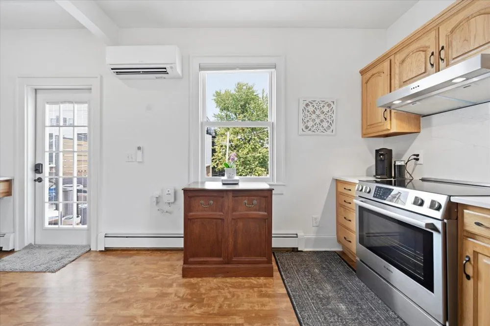 593 Laurel Avenue #6E Saint Paul, MN 55102