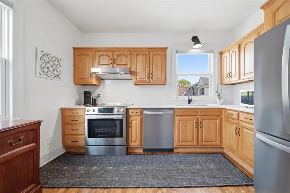 593 Laurel Avenue #6E Saint Paul, MN 55102