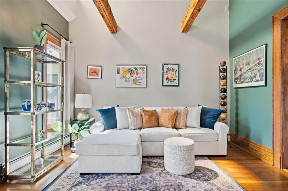 593 Laurel Avenue #6E Saint Paul, MN 55102