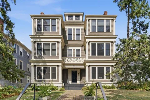 593 Laurel Avenue #6E