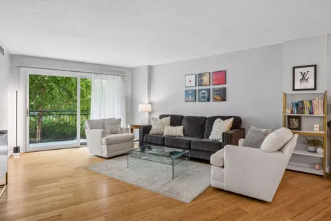 1200 Nicollet Mall #307
