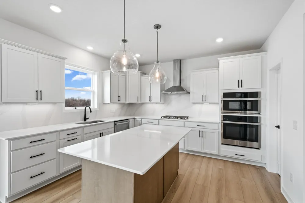 19990 Gadston Lane Lakeville, MN 55044