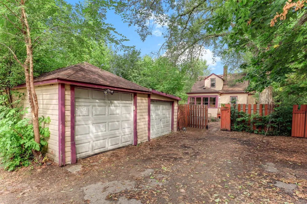 5447 Bryant Avenue Brooklyn Center, MN 55430