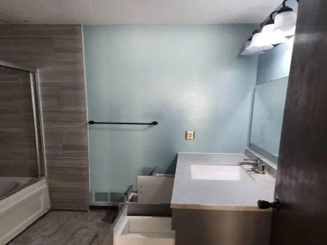 3584 Brookdale Drive Brooklyn Park, MN 55443