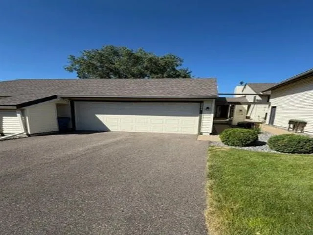 3584 Brookdale Drive Brooklyn Park, MN 55443