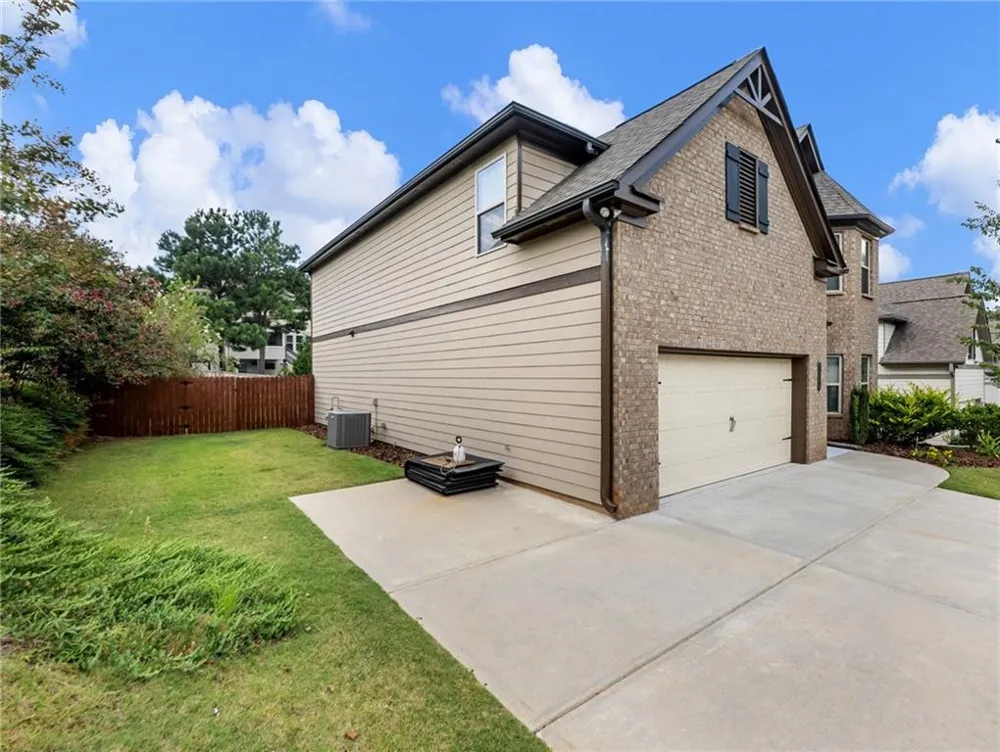 5915 Park Bay Court Flowery Branch, GA 30542