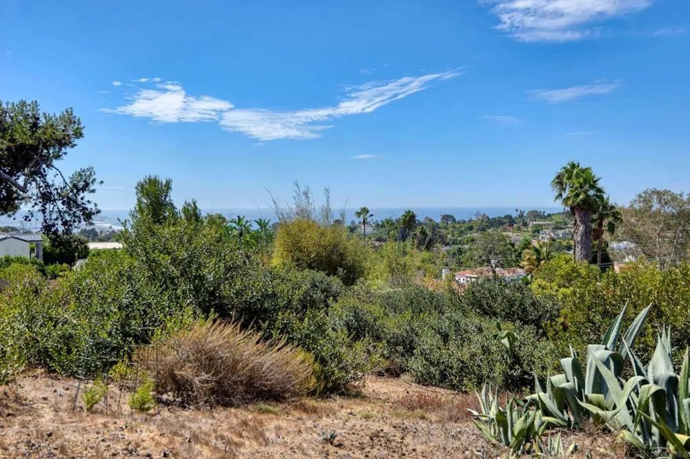 6381 Castejon La Jolla, CA 92037
