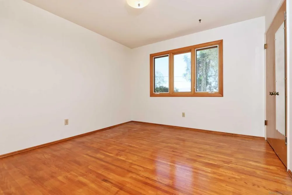 6381 Castejon La Jolla, CA 92037