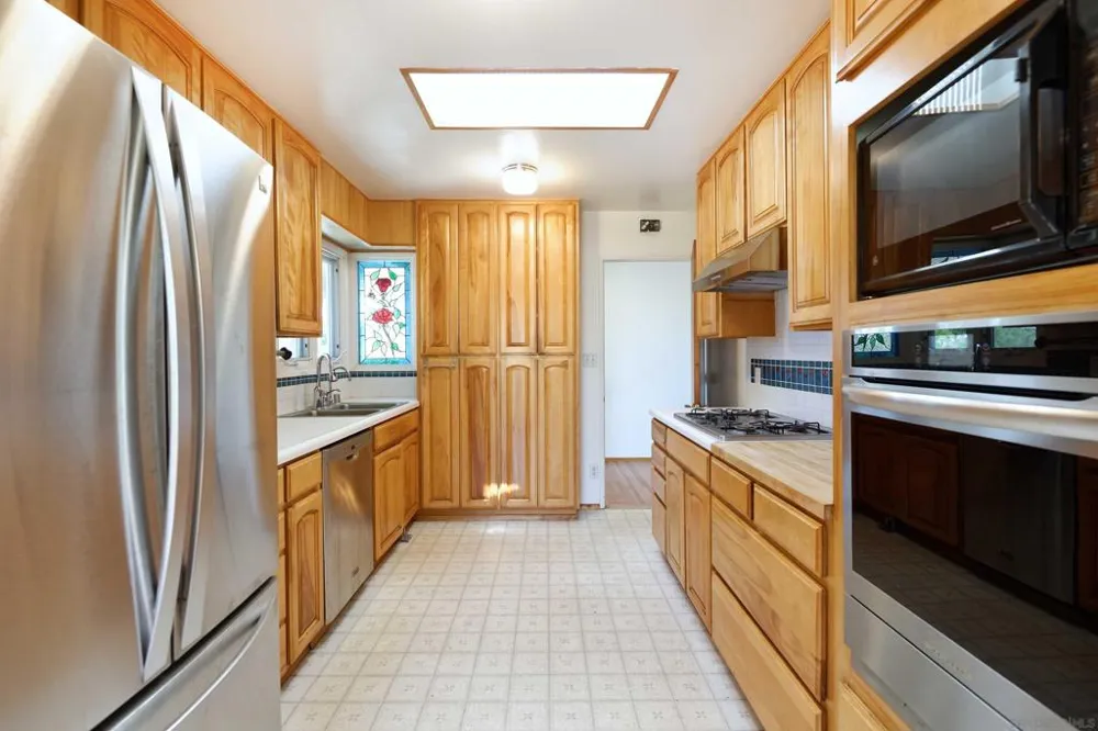 6381 Castejon La Jolla, CA 92037