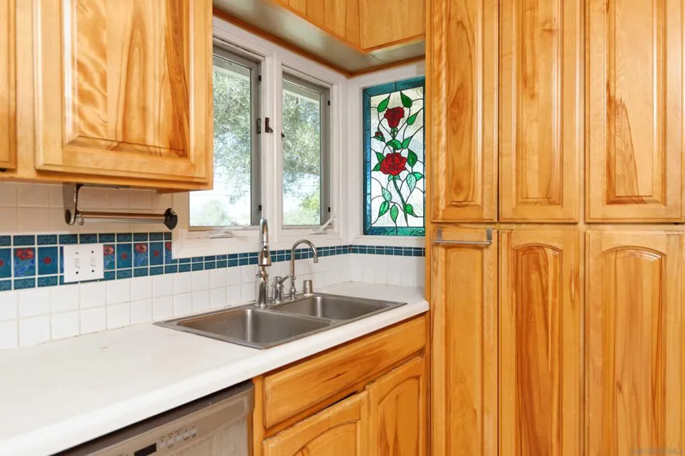 6381 Castejon La Jolla, CA 92037