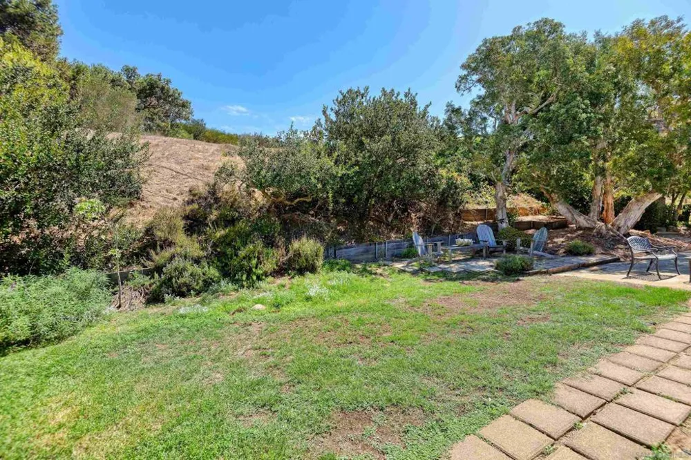 6381 Castejon La Jolla, CA 92037