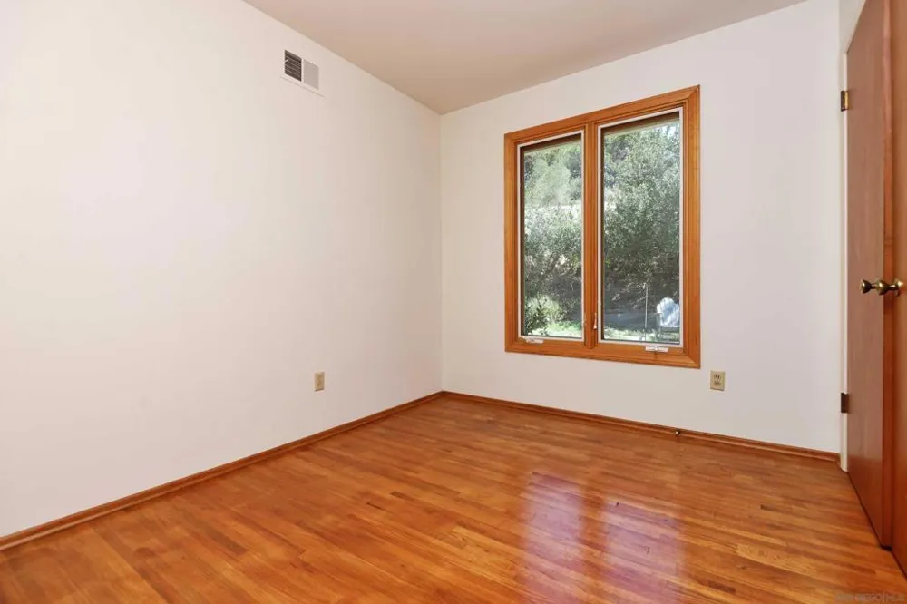 6381 Castejon La Jolla, CA 92037