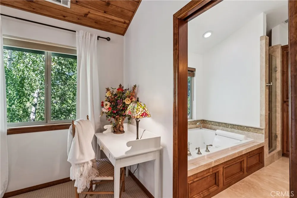 349 John Muir Lake Arrowhead, CA 92352