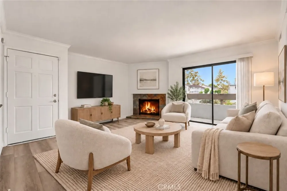 19620 Sherman Way Unit 1 Reseda, CA 91335