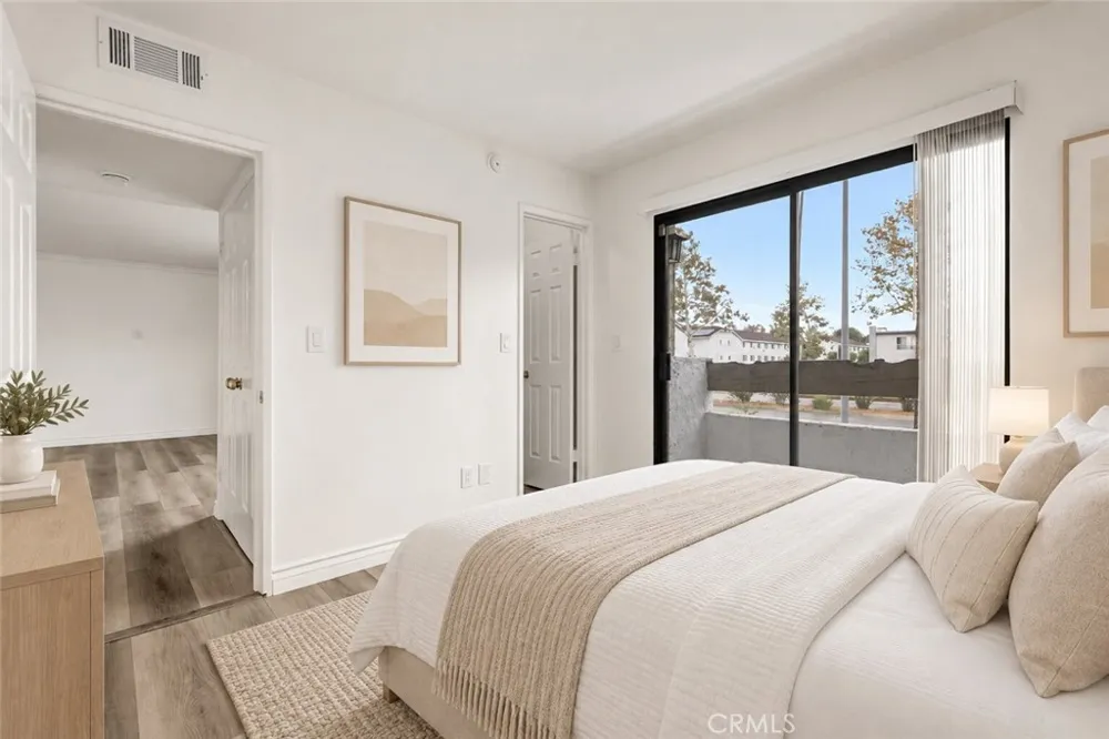 19620 Sherman Way Unit 1 Reseda, CA 91335