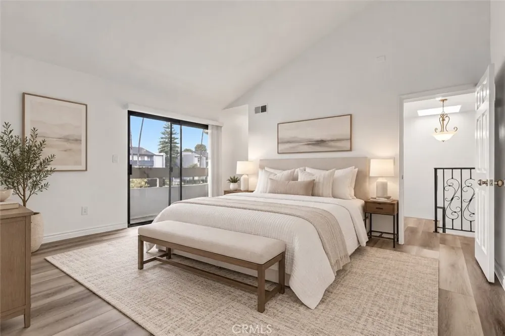 19620 Sherman Way Unit 1 Reseda, CA 91335