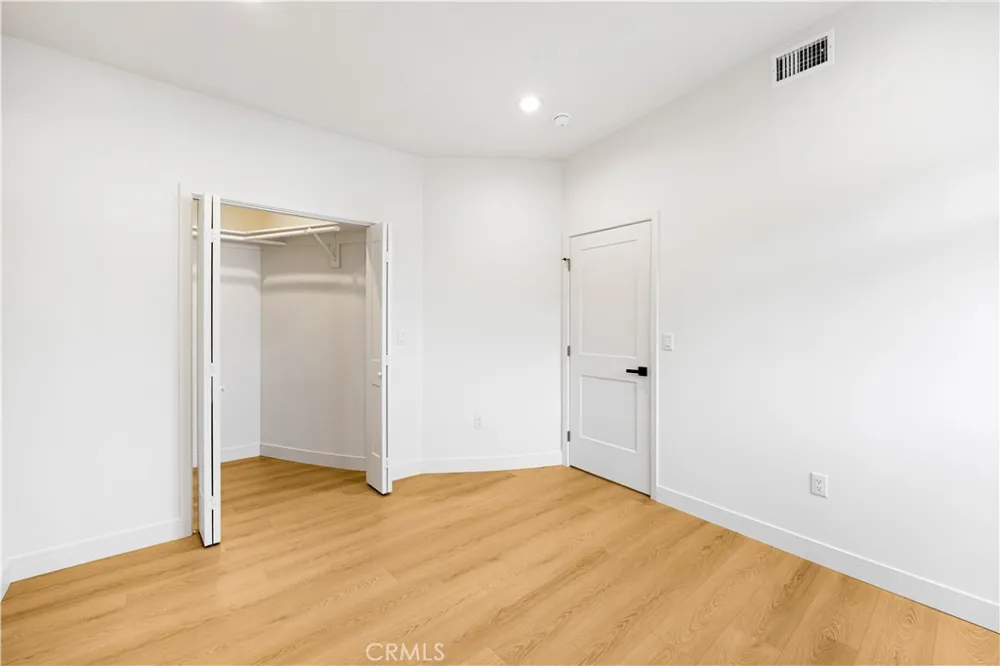4040 Somers Los Angeles, CA 90065