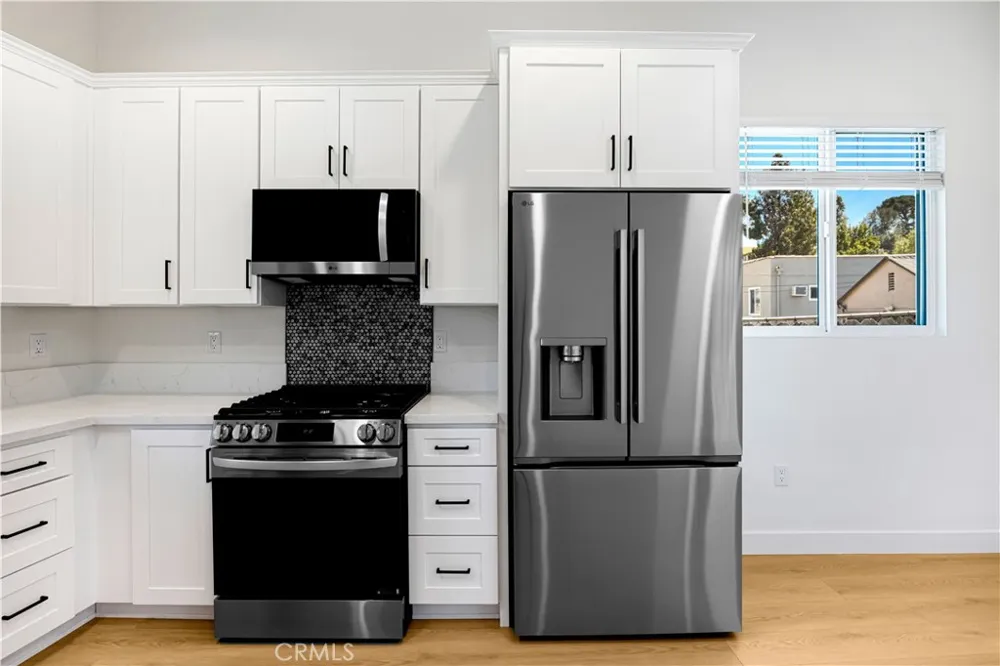 4040 Somers Los Angeles, CA 90065