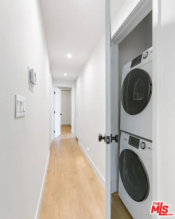 12320 MONTANA AVENUE #207 Los Angeles, CA 90049