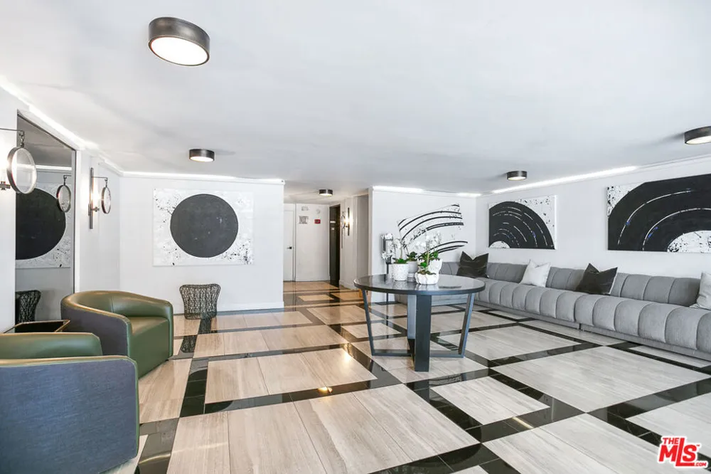 12320 MONTANA AVENUE #207 Los Angeles, CA 90049