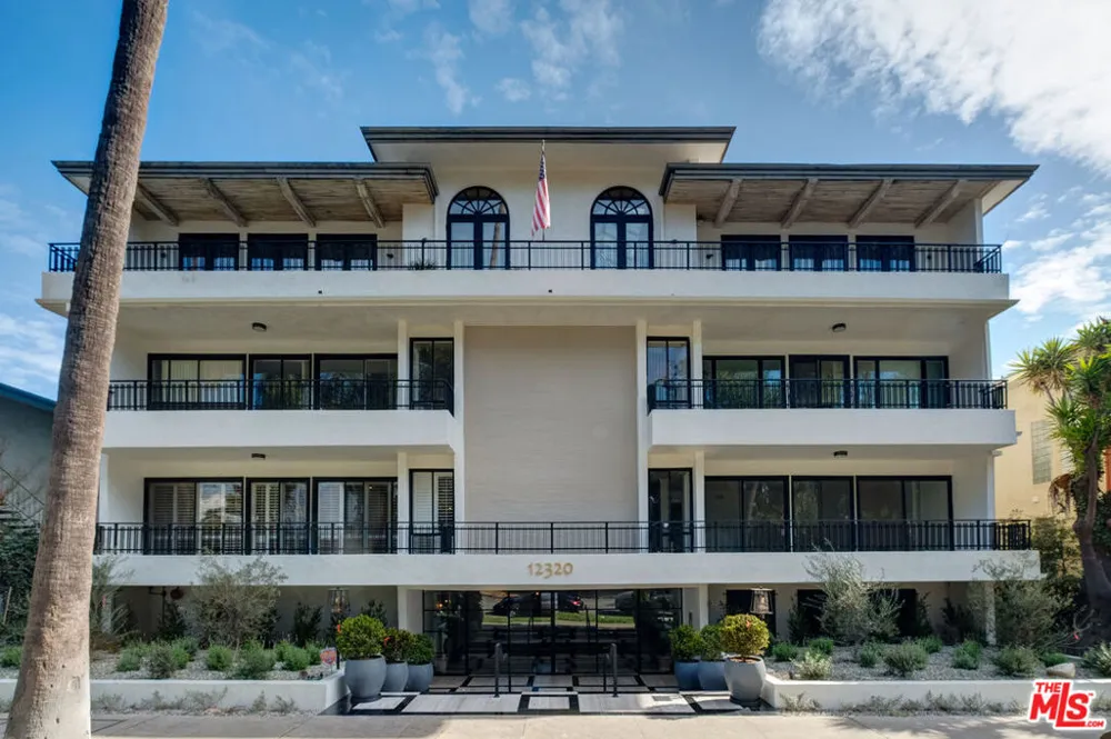 12320 MONTANA AVENUE #207 Los Angeles, CA 90049
