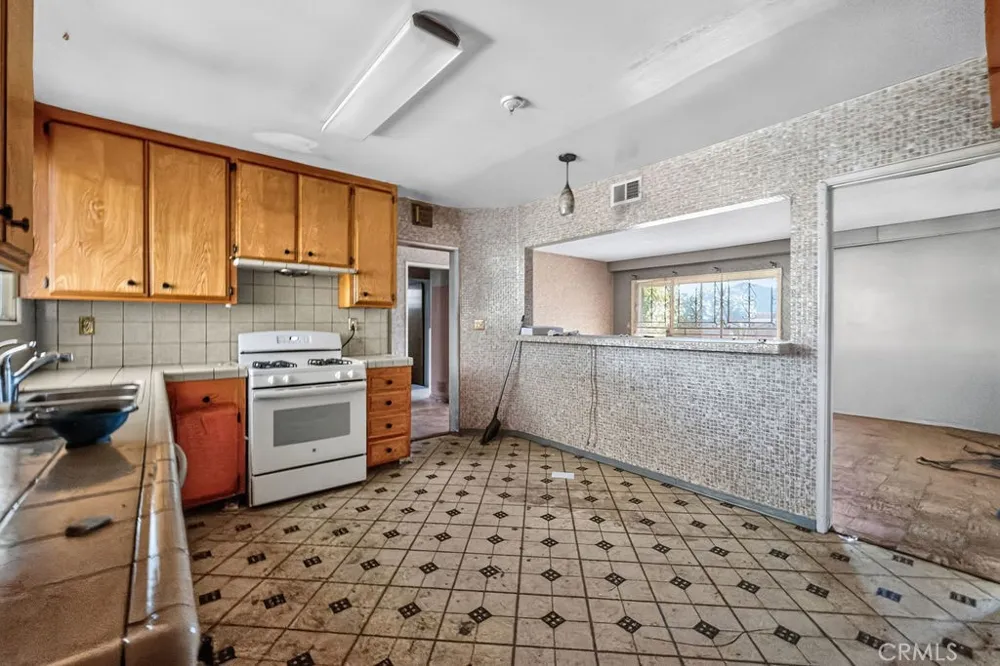 1116 Essex Glendora, CA 91740