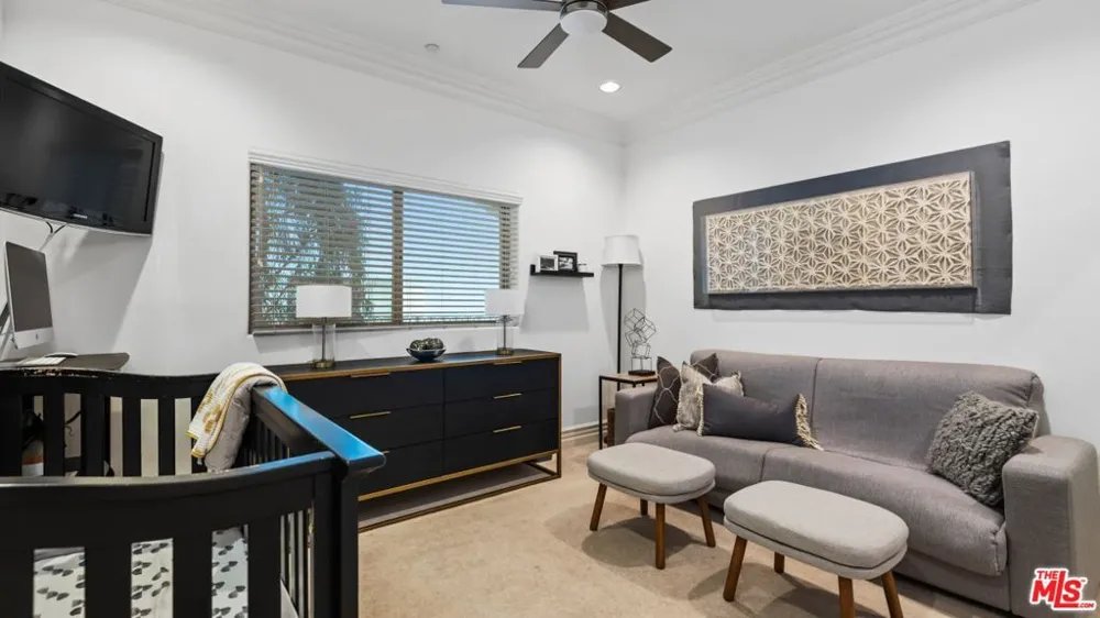 11582 Moorpark Street #104 Studio City, CA 91602