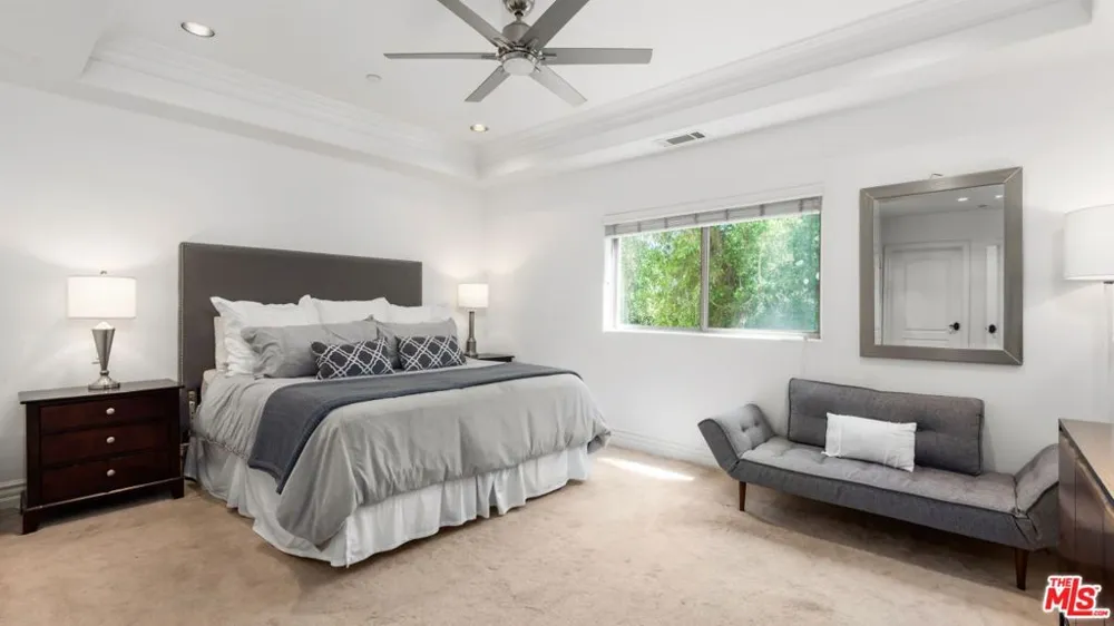 11582 Moorpark Street #104 Studio City, CA 91602