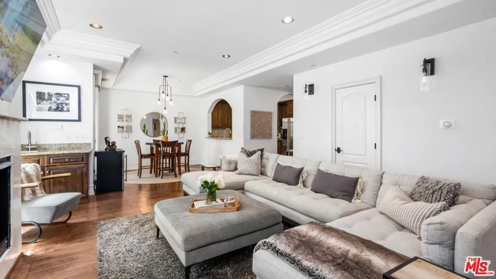 11582 Moorpark Street #104 Studio City, CA 91602