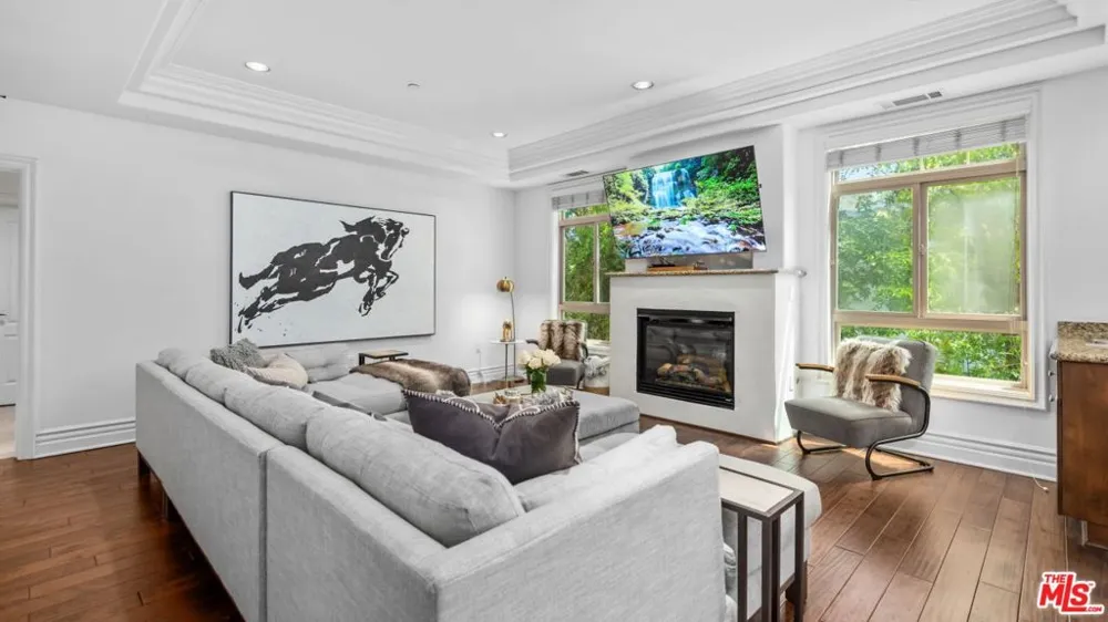 11582 Moorpark Street #104 Studio City, CA 91602