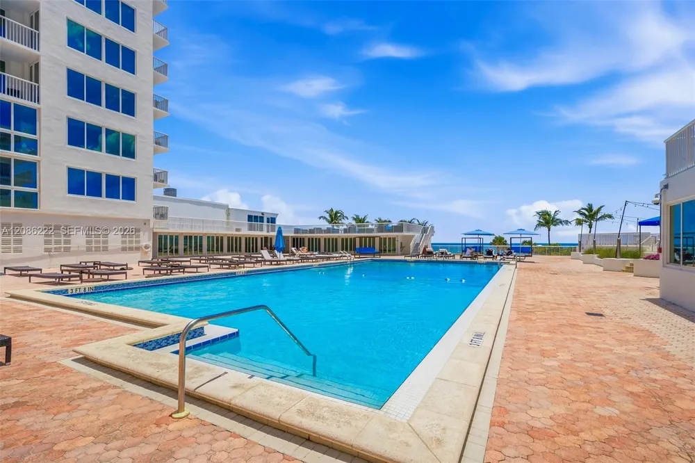 5401 Collins Ave #108 Miami Beach, FL 33140