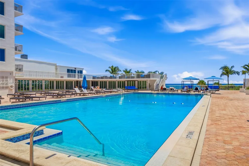 5401 Collins Ave #108 Miami Beach, FL 33140