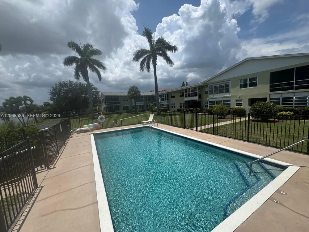 960 Crystal Lake Dr #114 Deerfield Beach, FL 33064