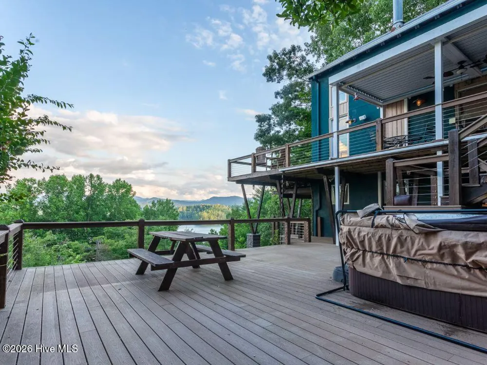 67 Indian Trail Lake Santeetlah, NC 28771