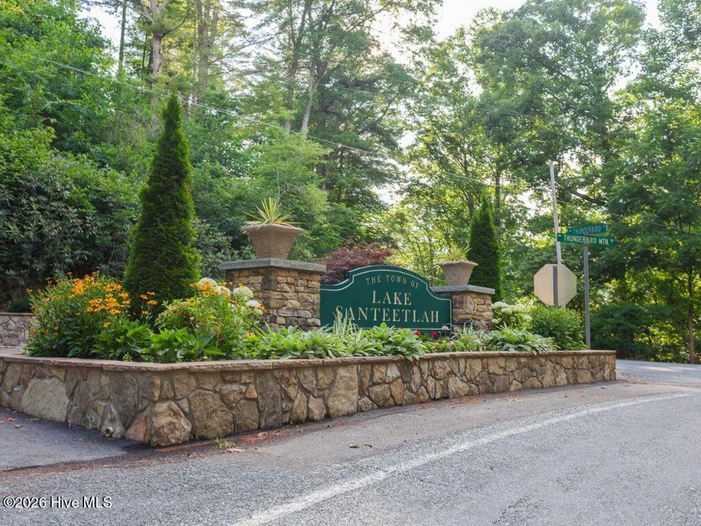 67 Indian Trail Lake Santeetlah, NC 28771
