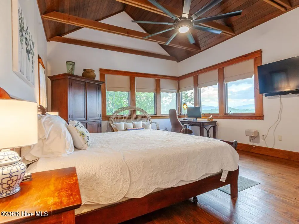 67 Indian Trail Lake Santeetlah, NC 28771