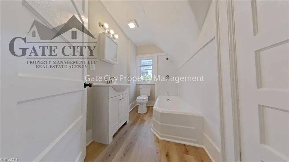 1207 Day Place High Point, NC 27260