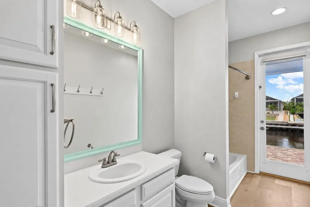 603 ISLEBAY DRIVE Apollo Beach, FL 33572